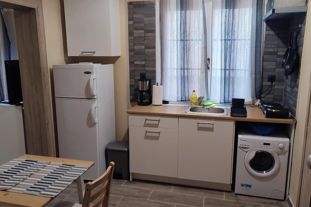 Kostas Appartment Салоники Экстерьер фото